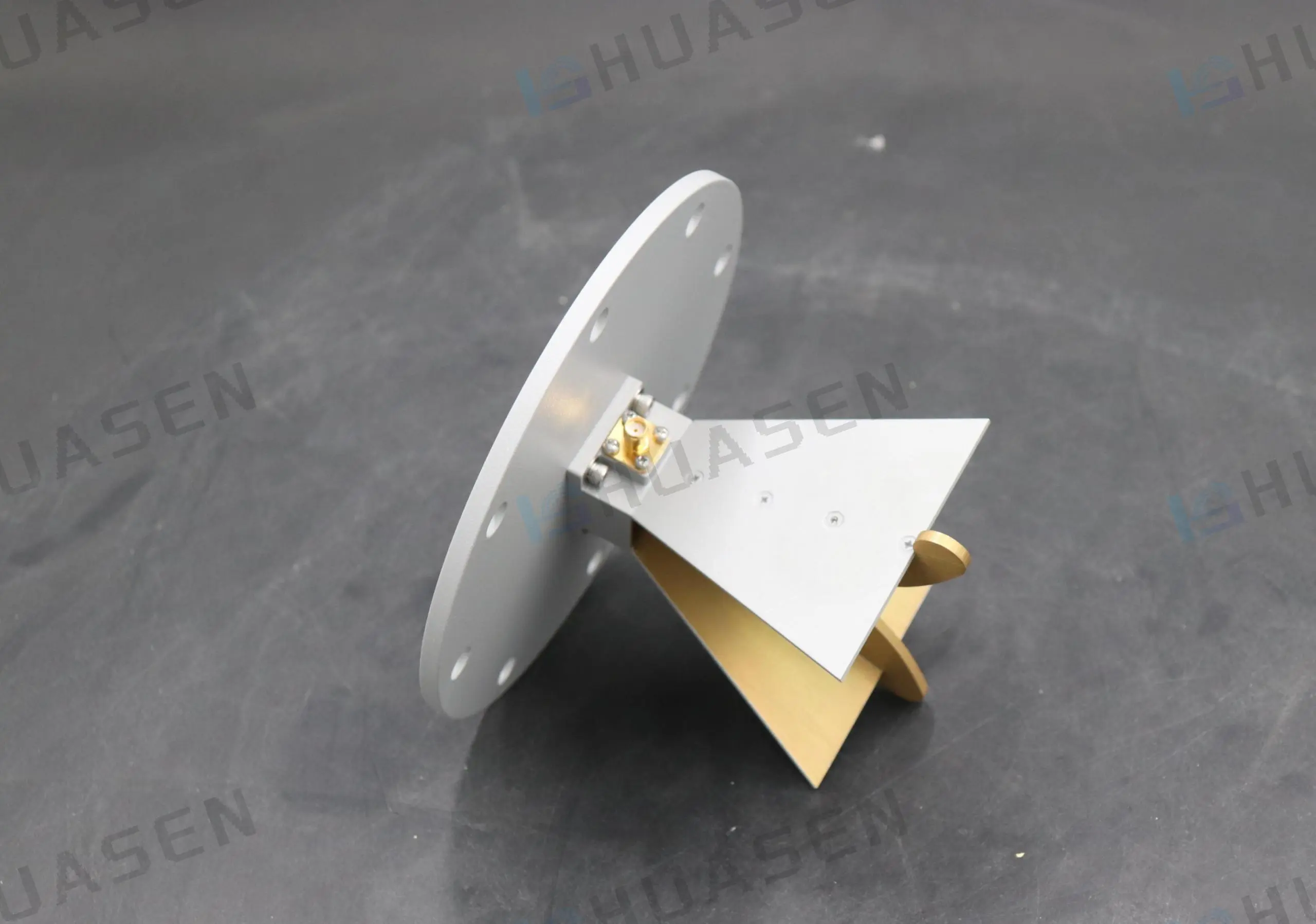 Broadband Double Ridged Horn Antenna-blog-1 Broadband Double Ridged Horn Antenna-blog-1