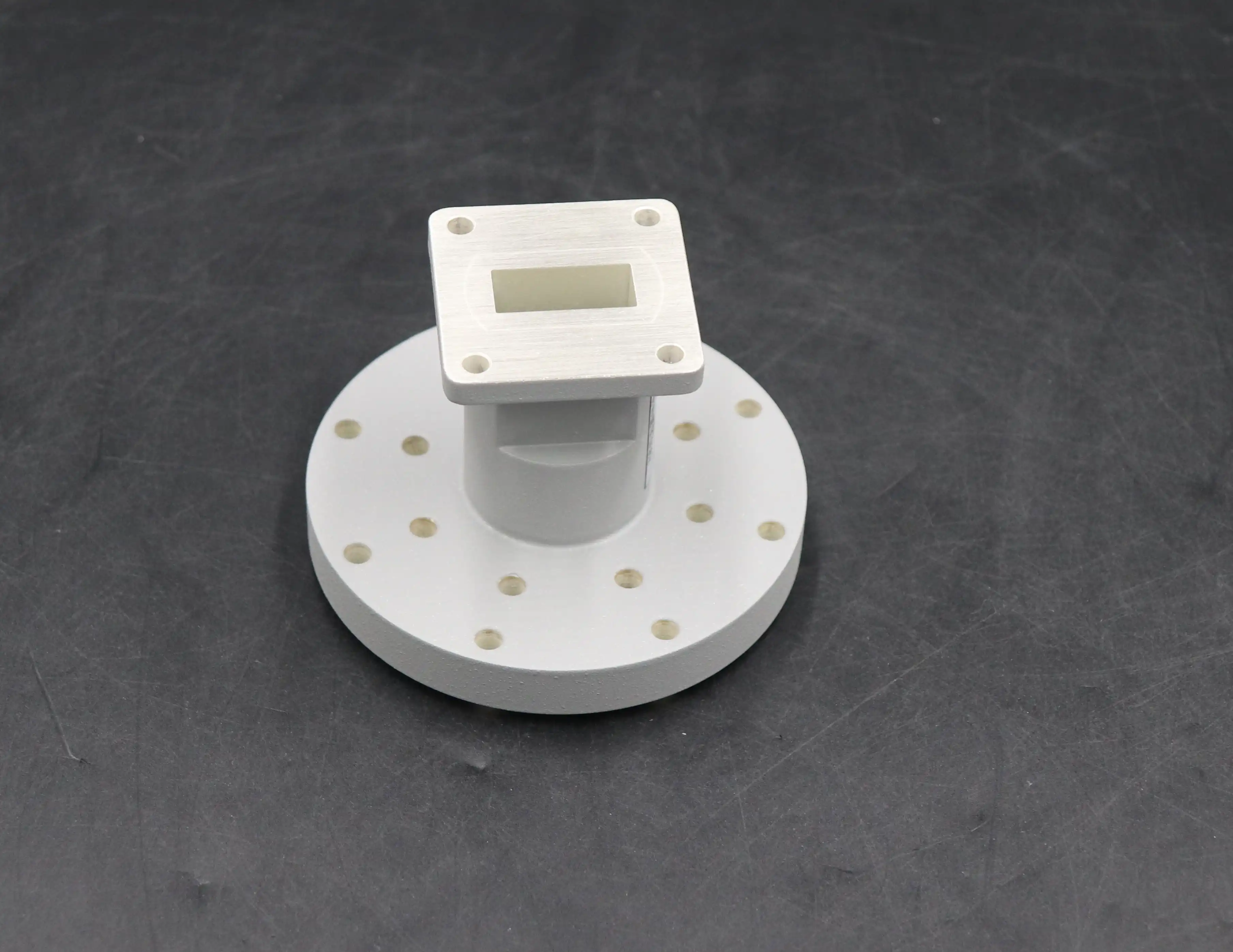 Rectangular to Circular Waveguide Transition-blog-1-blog-1-2 Rectangular to Circular Waveguide Transition-blog-1-blog-1-2