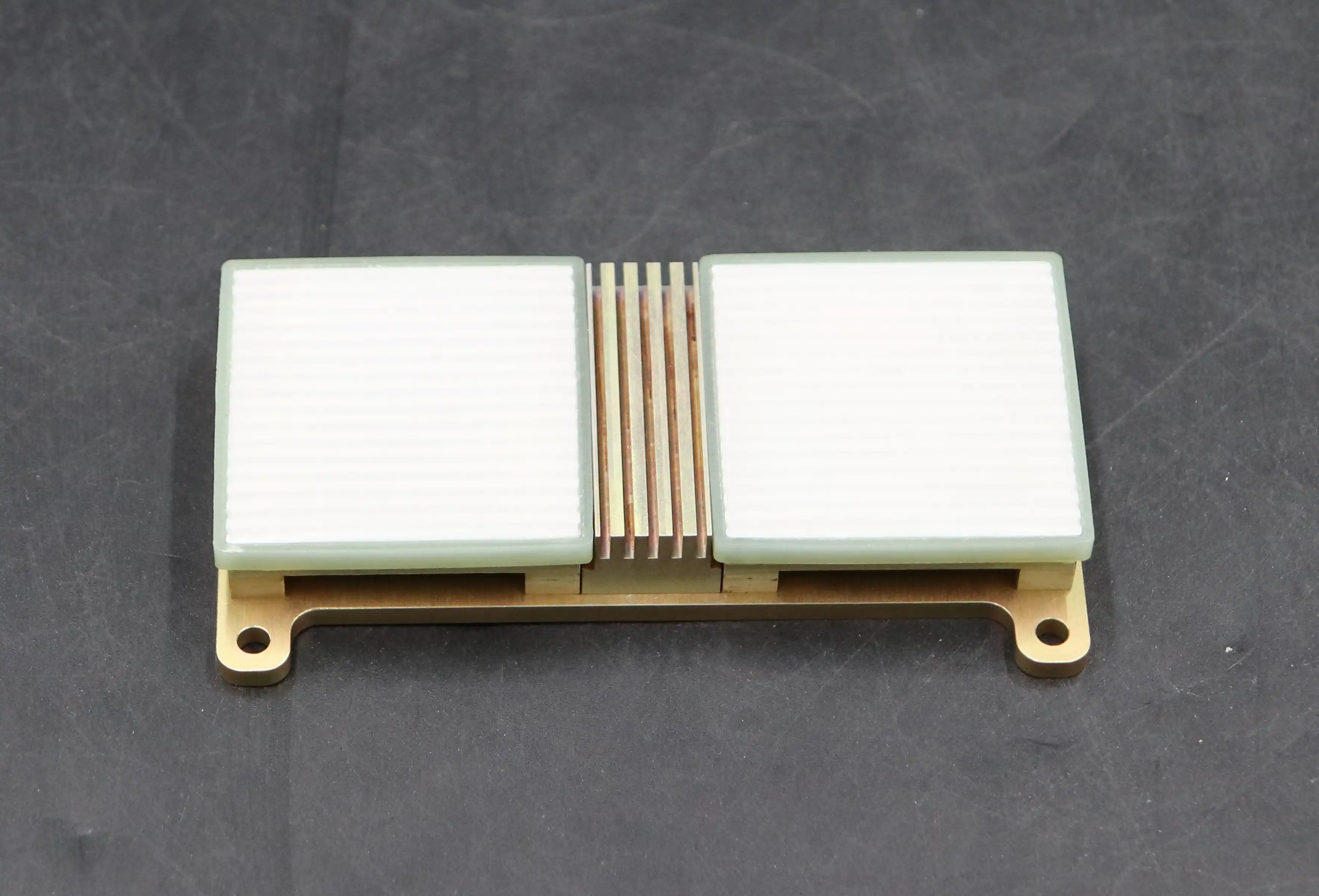 planar slot antenna-blog-1