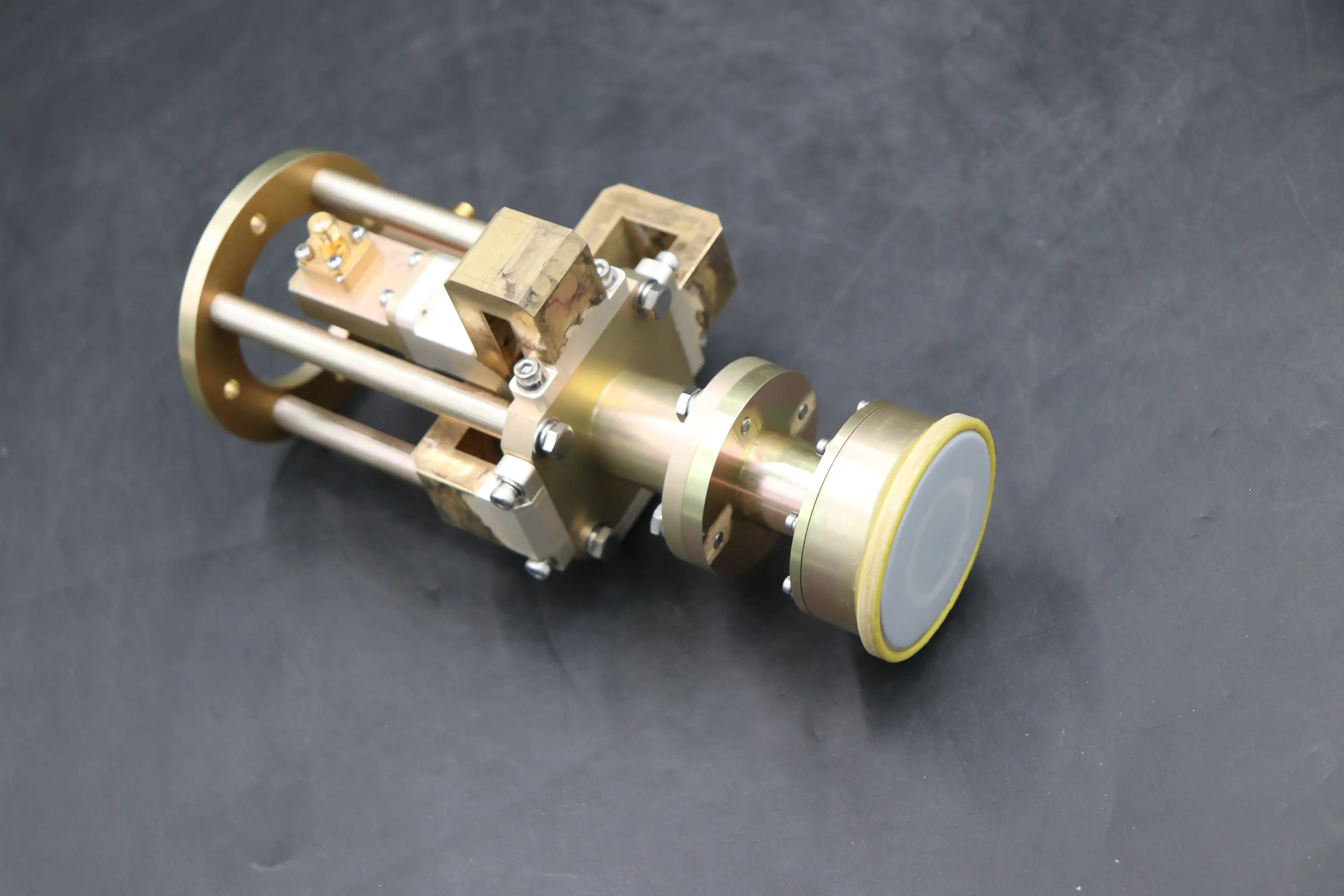 Corrugated horn antenna-1-1-2