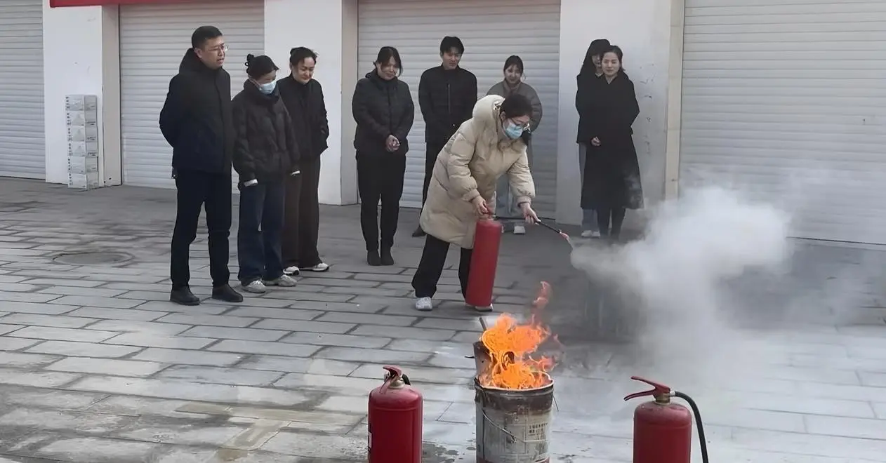 Huasen Microwave Holds Training Session on Winter Team Safety and Emergency Response