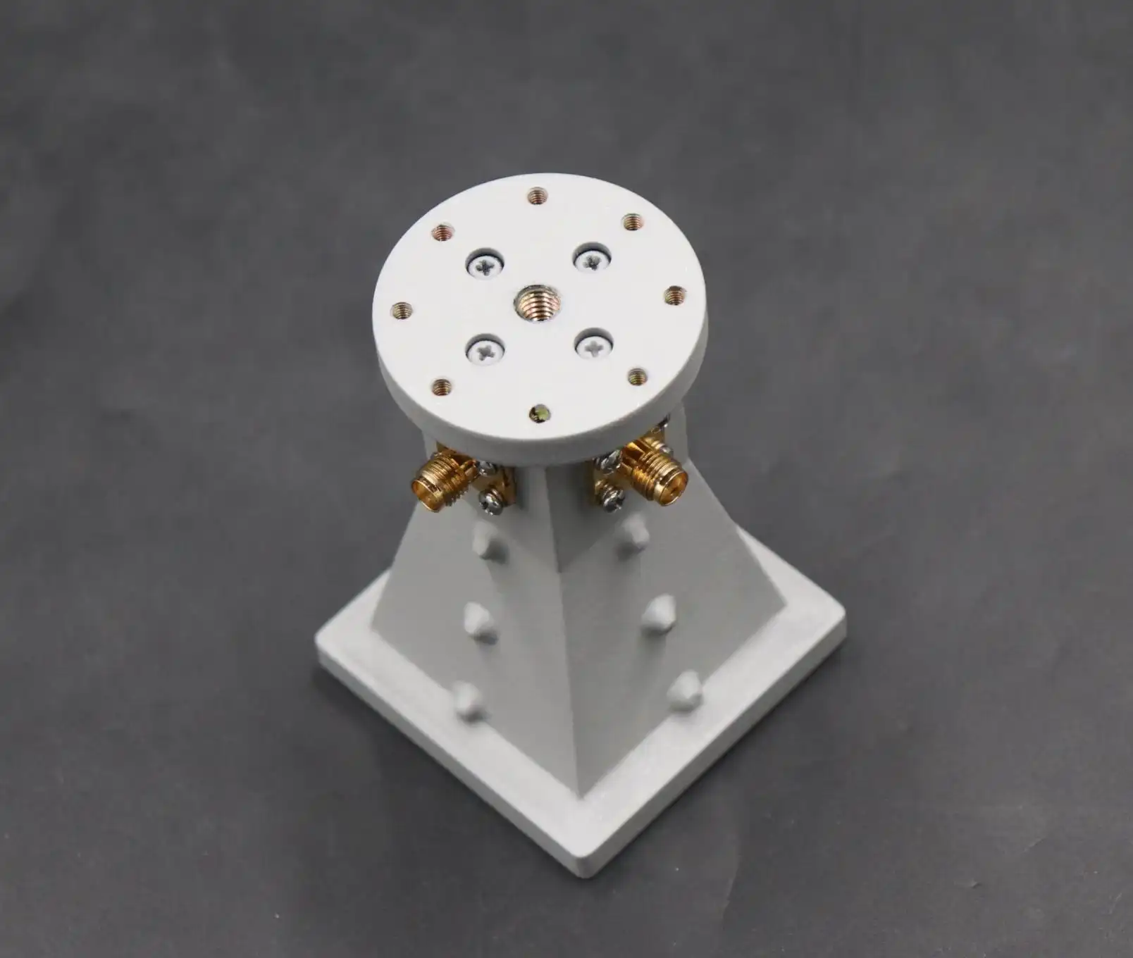 Dual polarized horn antenna-blog-2