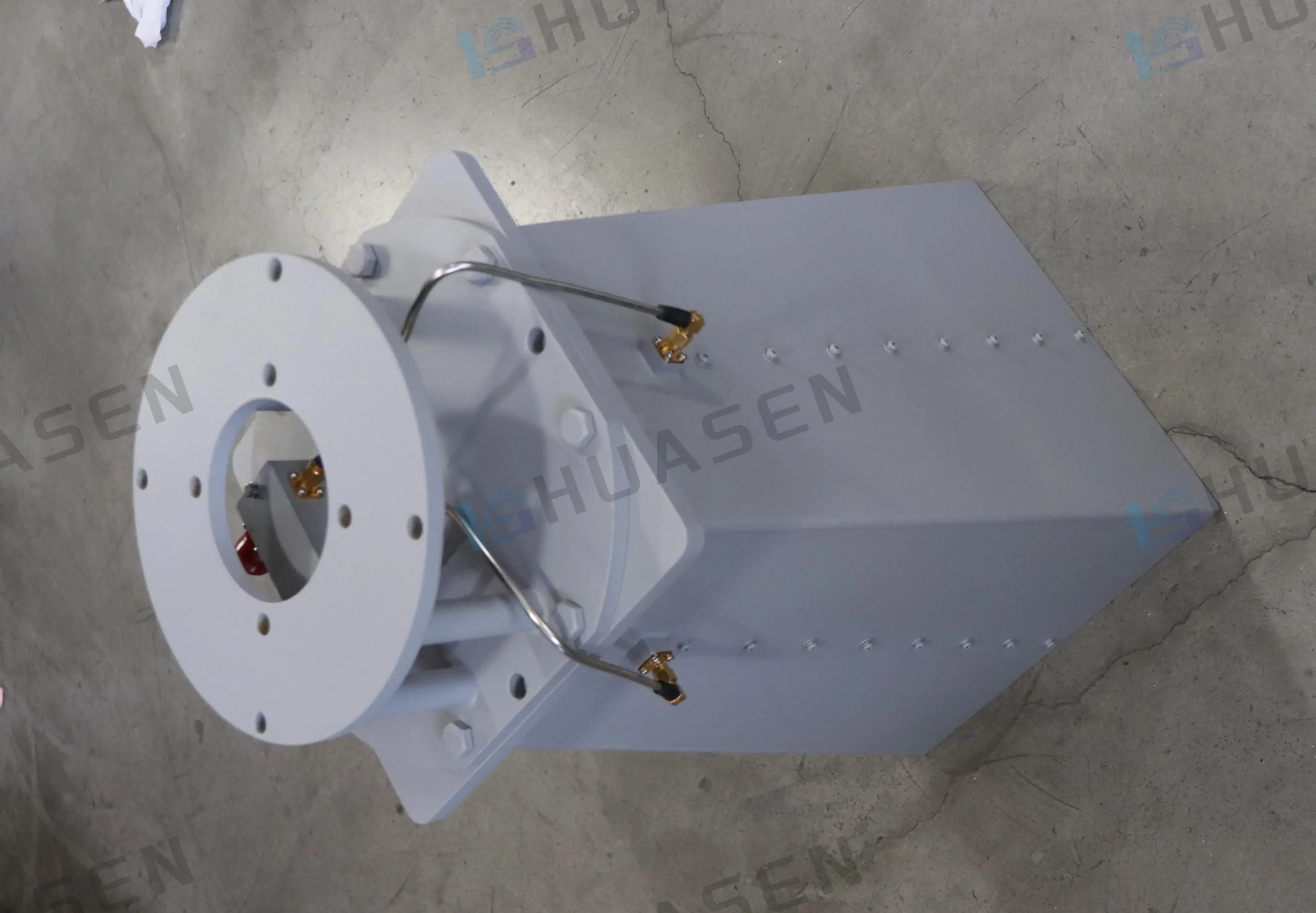 Circularly Polarized Horn Antenna -1 Circularly Polarized Horn Antenna -1