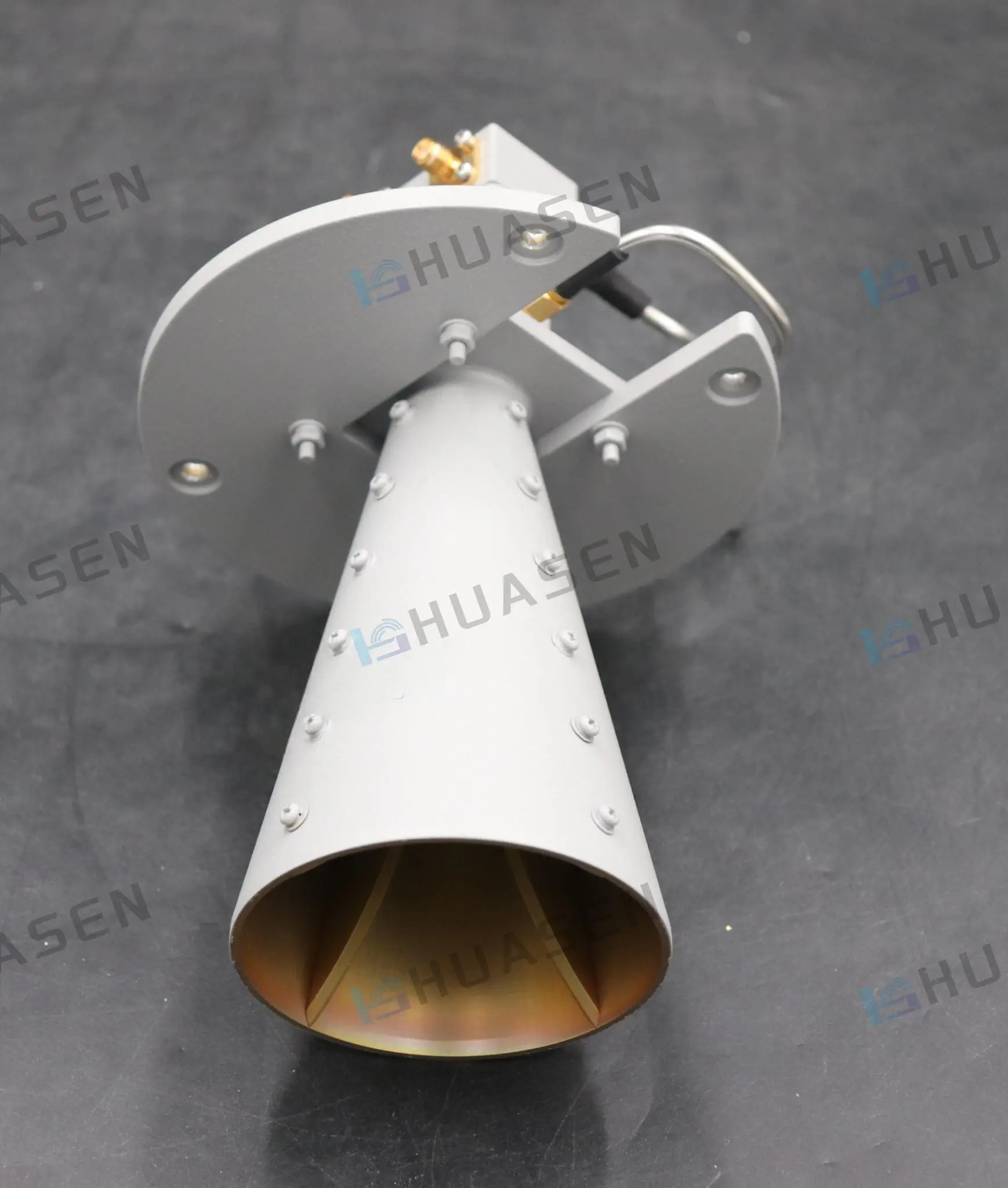 Circularly Polarized Horn Antenna