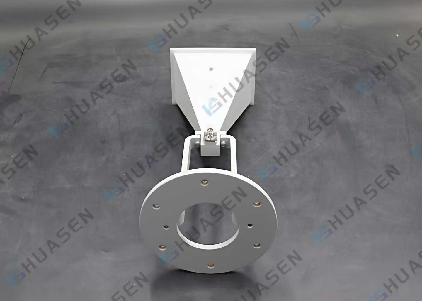Broadband Double Ridged Horn Antenna