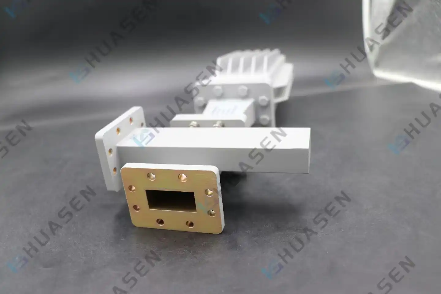 Coupled Fixed Waveguide Attenuator-a Coupled Fixed Waveguide Attenuator-a