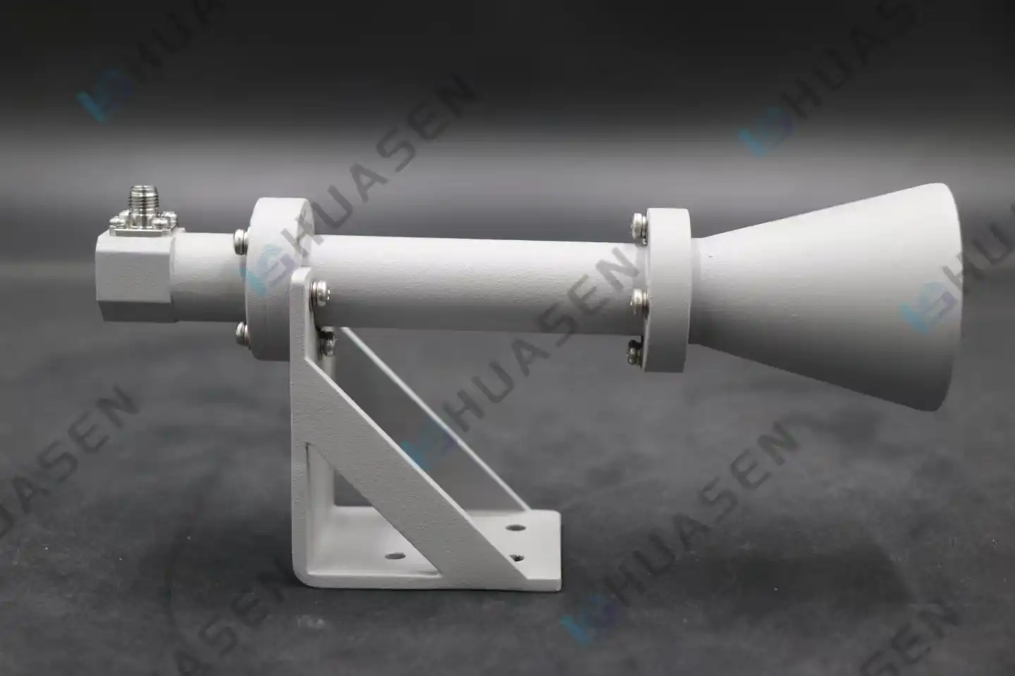 Circularly Polarized Horn Antenna-o1