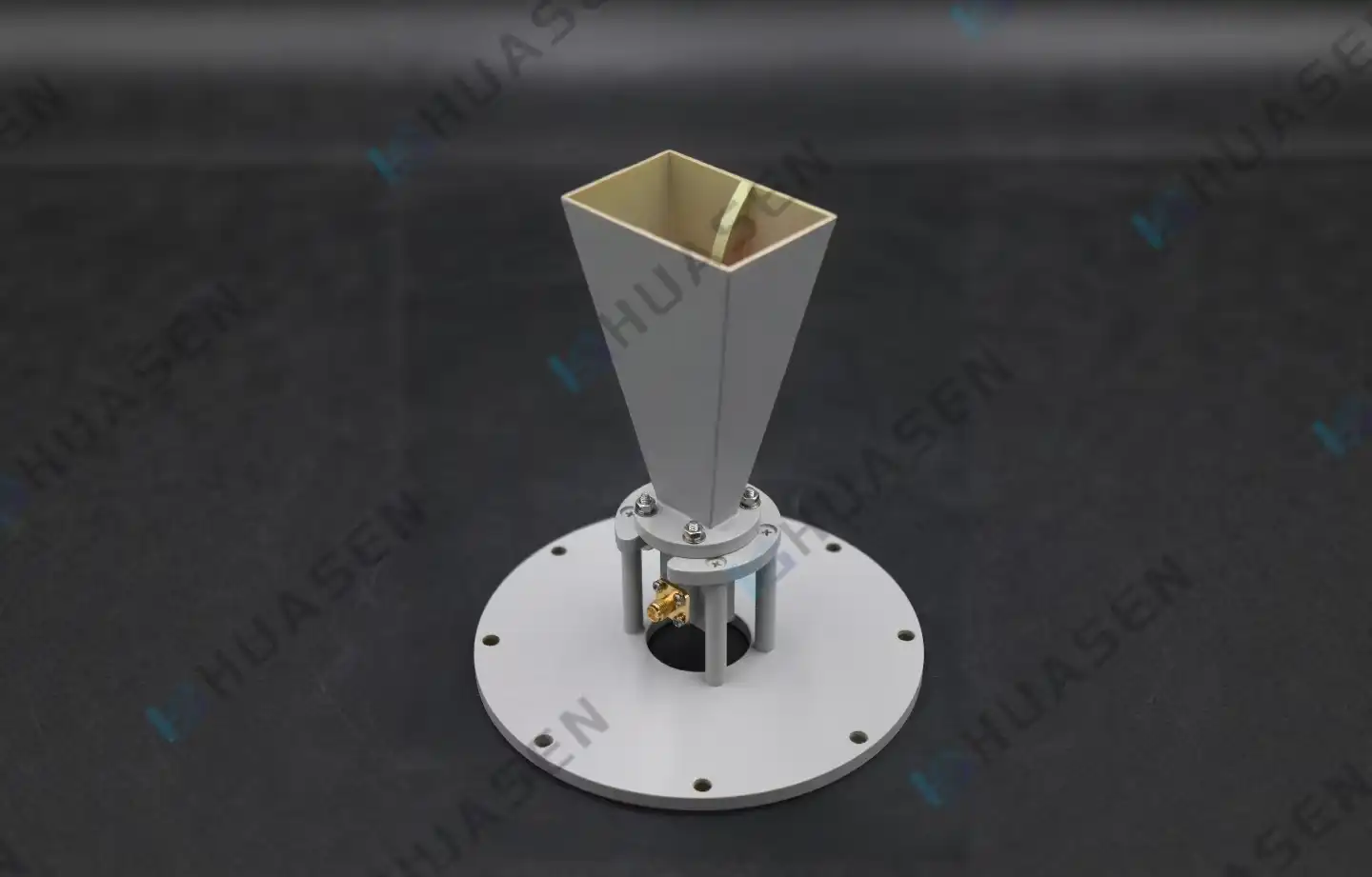 Broadband Double Ridged Horn Antenna-a1 Broadband Double Ridged Horn Antenna-a1