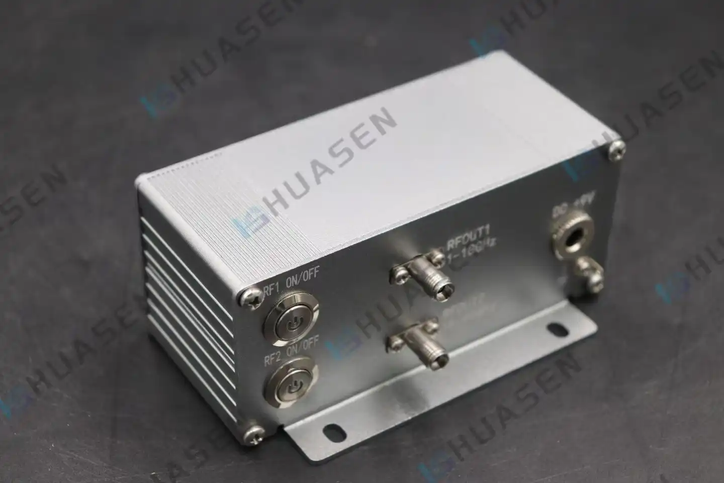 Ultra Wideband Low Noise Amplifier-q1