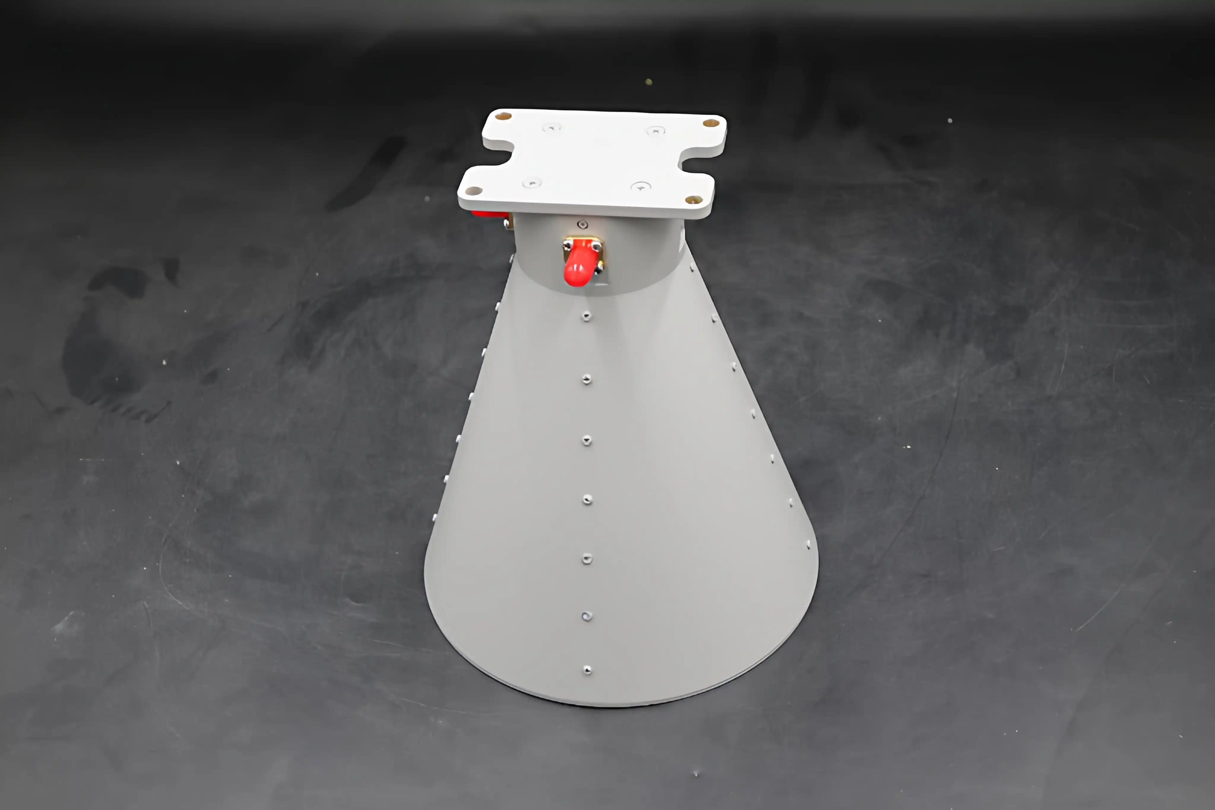 Trends in Dual Polarized Horn Antenna Design and Implementation Trends in Dual Polarized Horn Antenna Design and Implementation